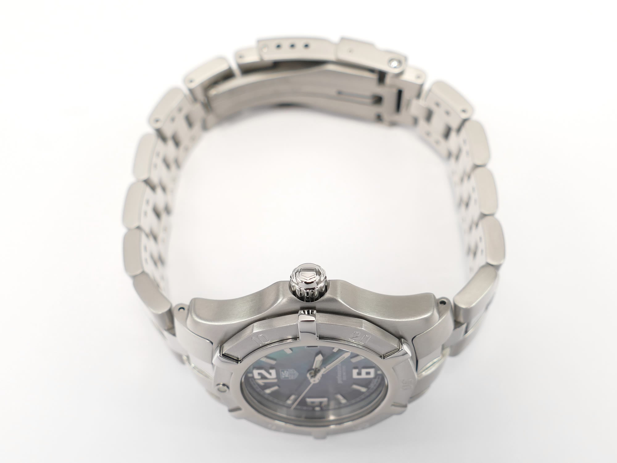 TAG Heuer 2000 Exclusive WN1318-0 stainless steel screw down crown