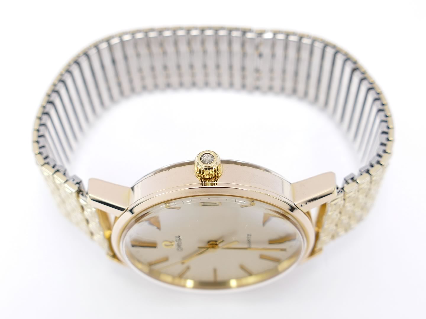 Omega Vintage Quartz Champagne Dial 18k Gold Plated crown with push button