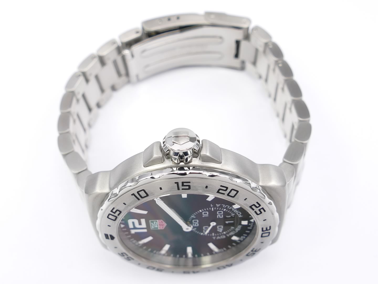 TAG Heuer Formula 1 Black Dial WAU1112.BA0858 screw down crown