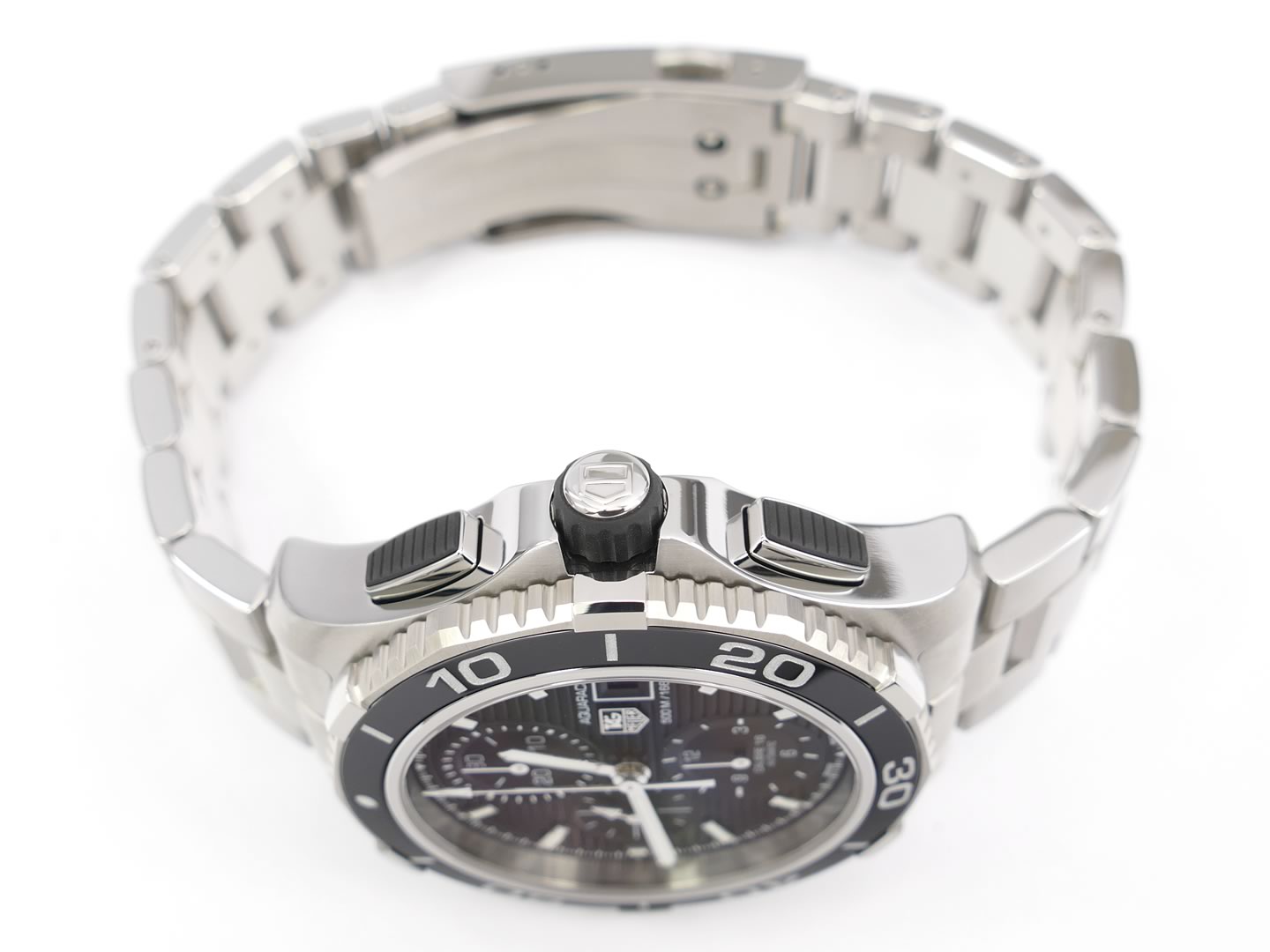 New TAG Heuer Aquaracer CAK2110.BA0833 screw down crown with rubber