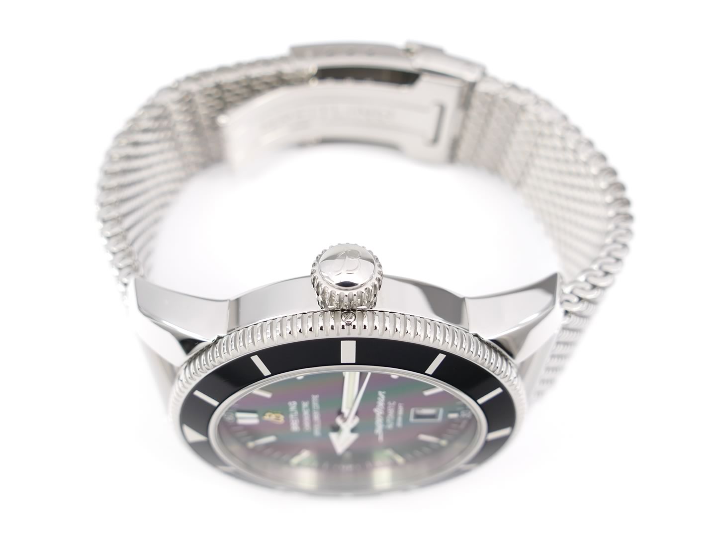 Breitling Superocean Héritage 46 screw down crown