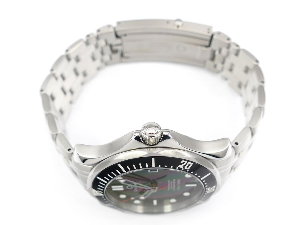 Omega Seamaster James Bond Collector's Piece 212.30.41.20.01.001 screw down crown
