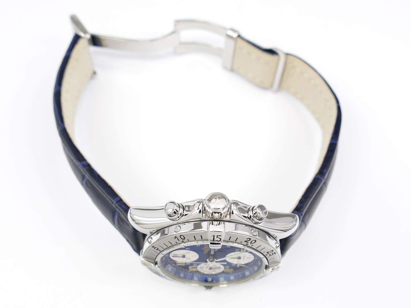 Breitling Colt Chrono Blue A13035 screw down crown
