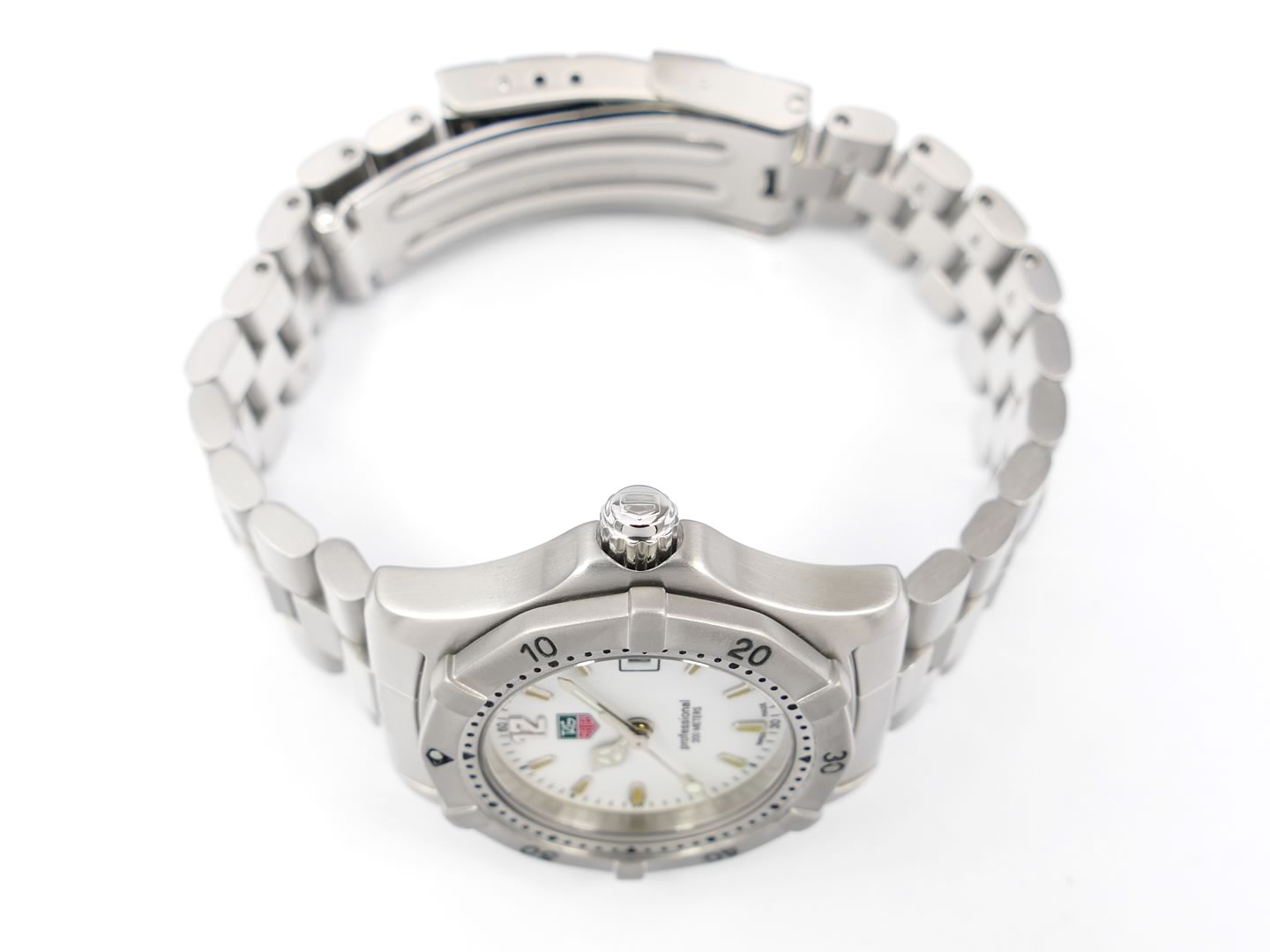 TAG Heuer 2000 White WK1311.BA0319 screw down crown