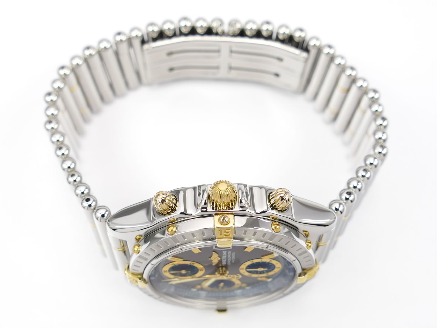 Breitling Chronomat B13352 pushers and screw down 18k gold crown