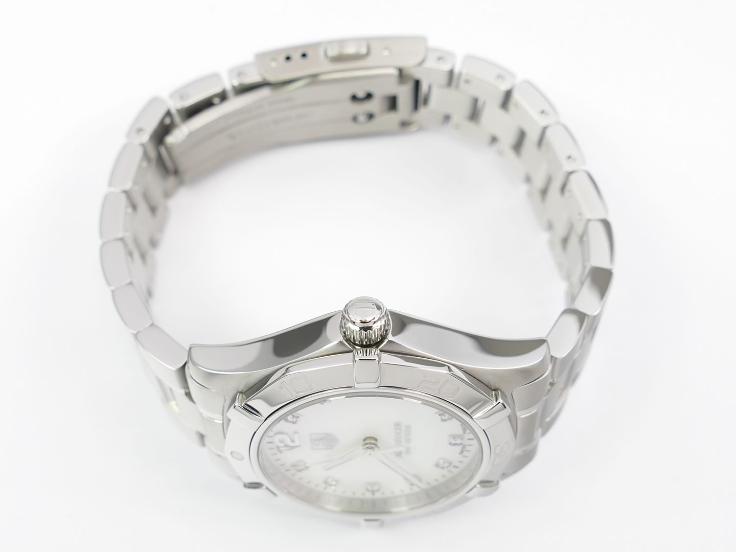 TAG Heuer Aquaracer WAF1312 screw down crown
