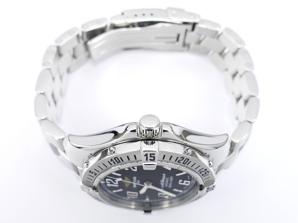 Breitling Aeromarine Colt Ocean A17350 screw-down crown