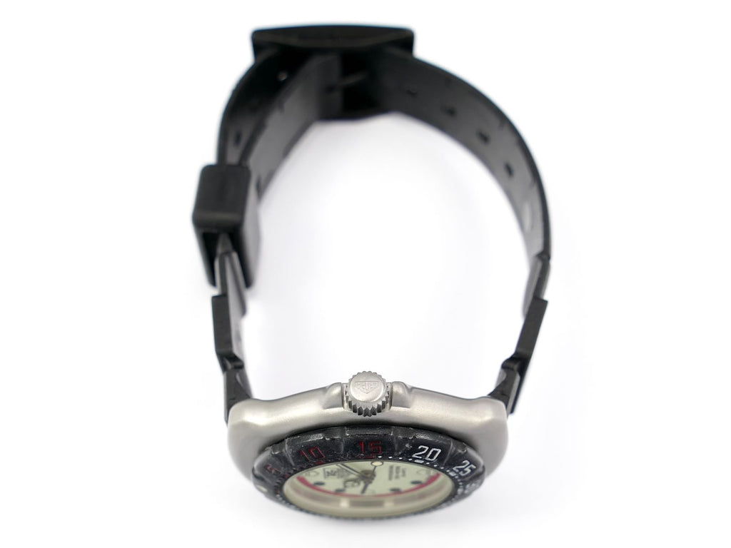 TAG Heuer Formula 1 Luminous Dial 371.508 crown