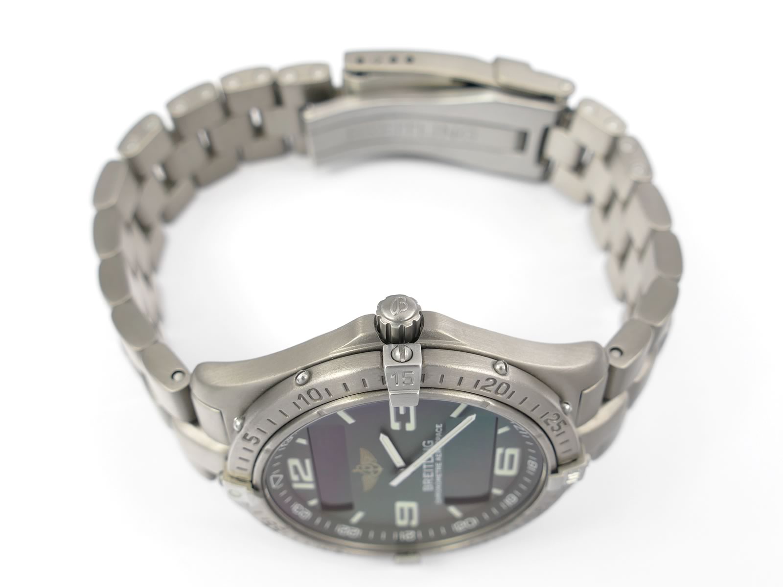 Breitling Aerospace E75362 push button crown