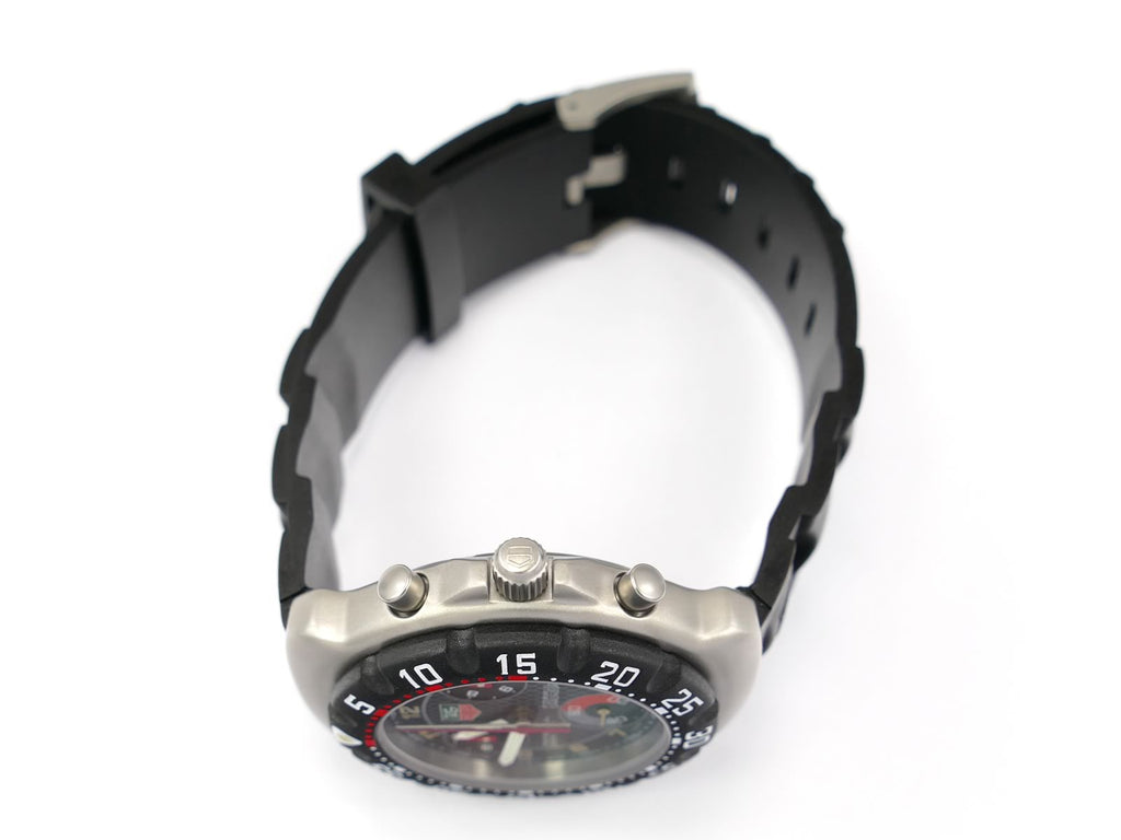 TAG Heuer Formula 1 CA1211-1 screw down crown