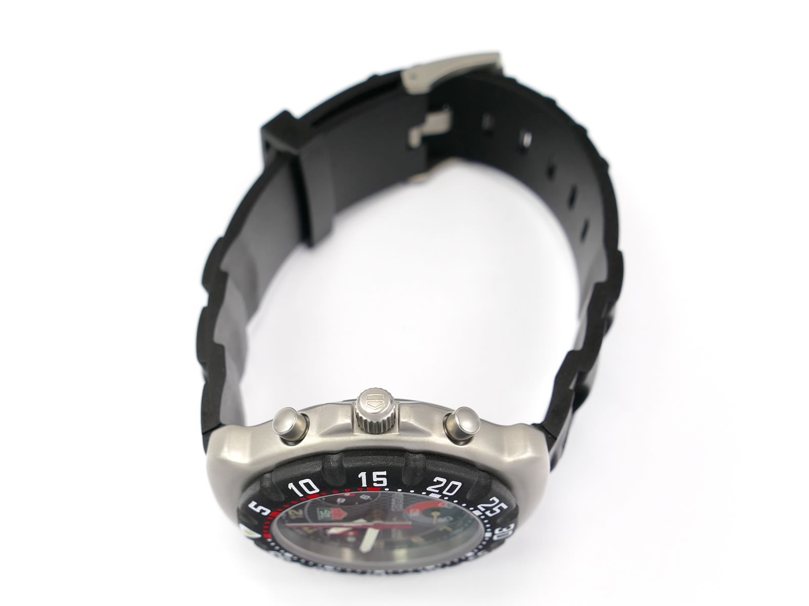 TAG Heuer Formula 1 CA1211-1 screw down crown