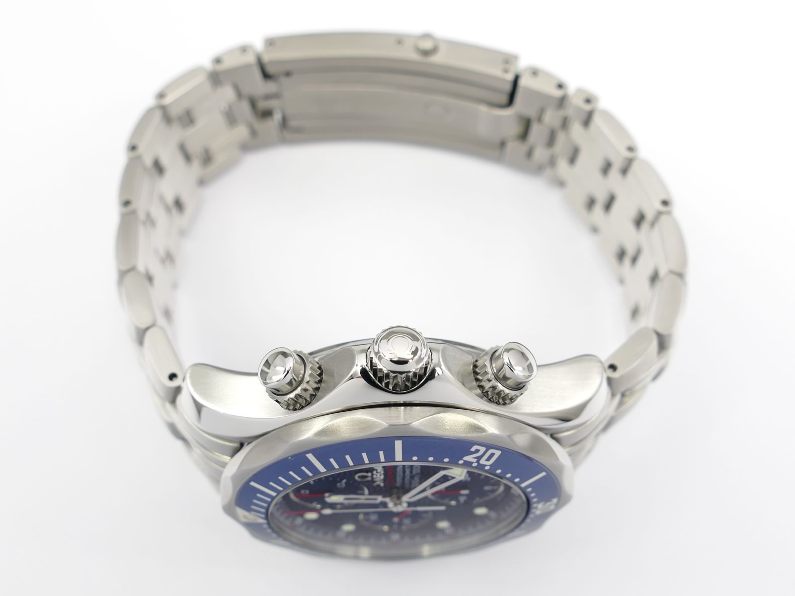 Omega Seamaster 2225.80.00 screw down crown and chrono pushers
