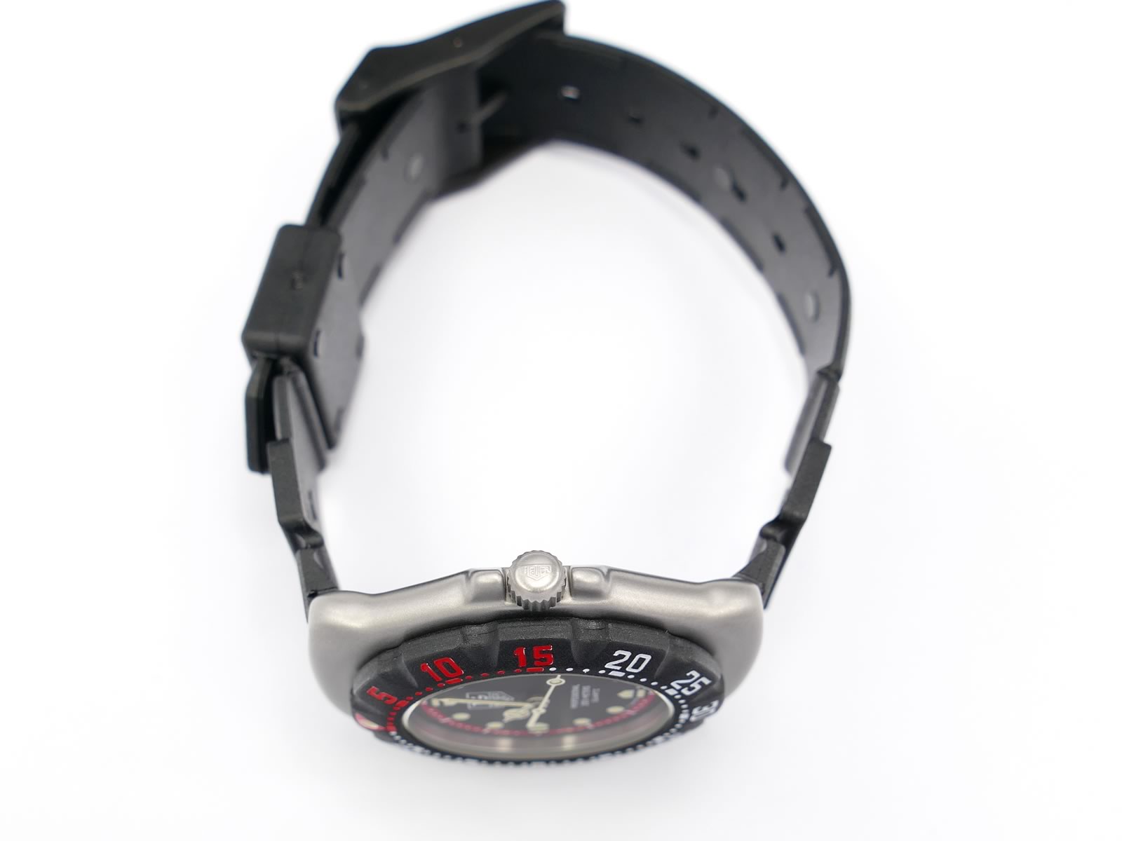 TAG Heuer Formula 1 WA1214 crown