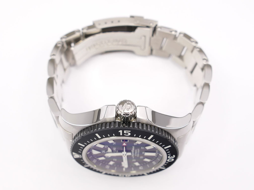 Breitling Superocean 44 Special Y17393 screw down stainless steel crown