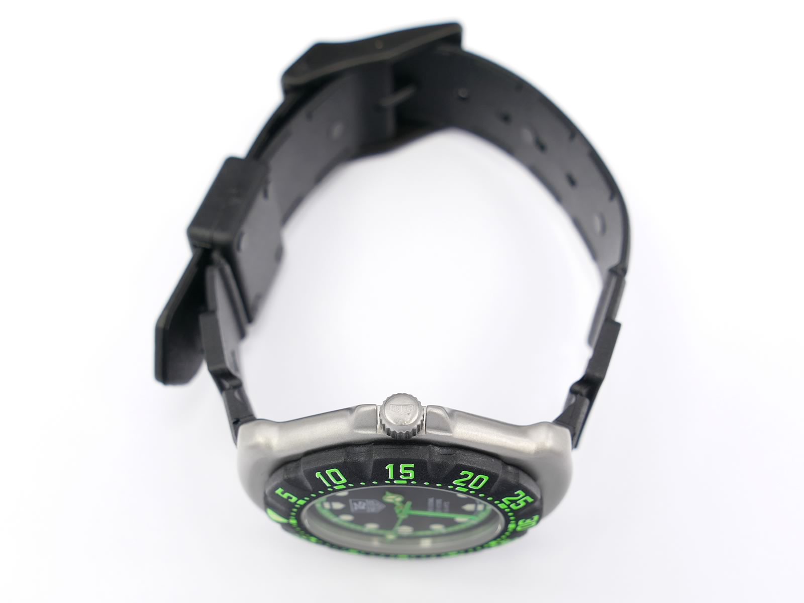 TAG Heuer Formula 1 375.513 stainless steel crown