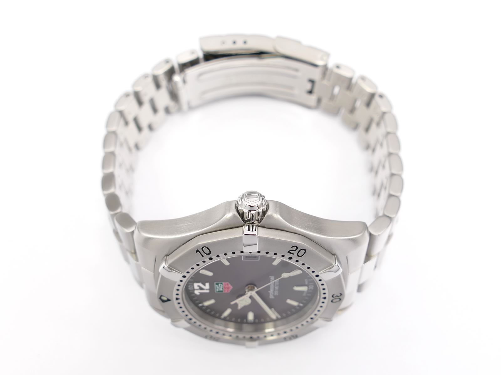 TAG Heuer 2000 WK1115.BA0311 stainless steel screw down crown