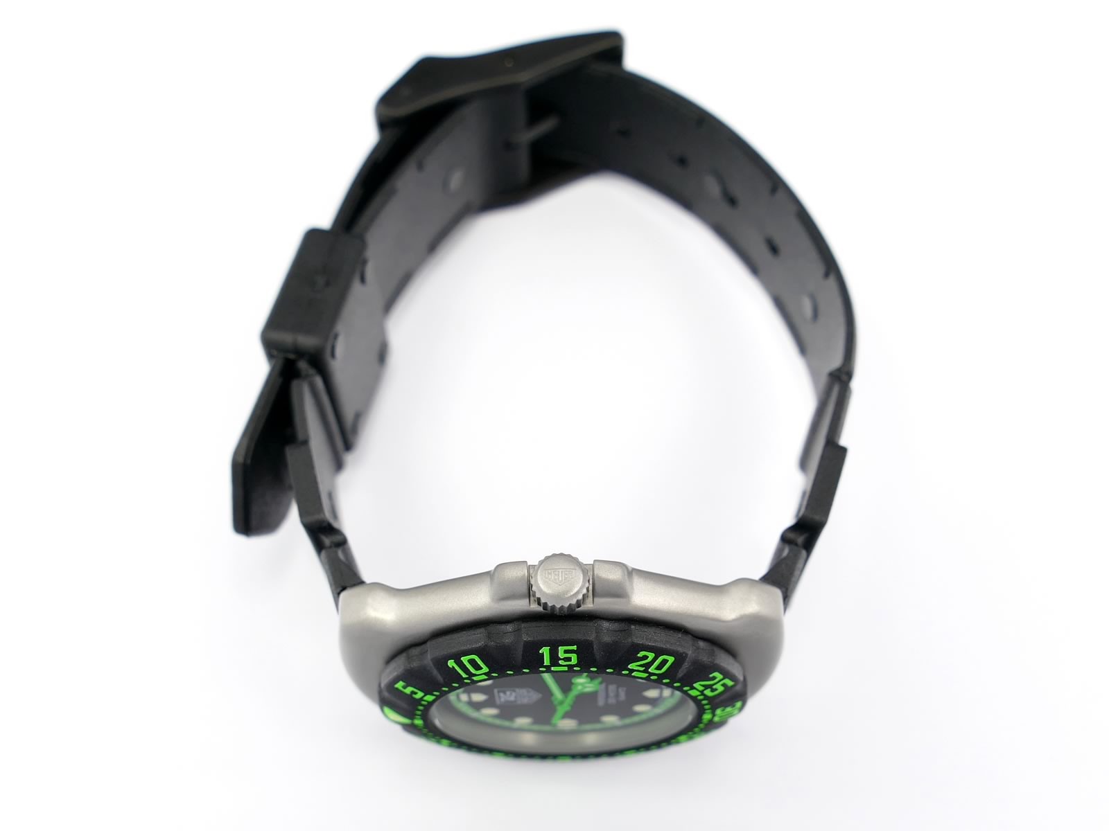 TAG Heuer Formula 1 375.513 stainless steel crown