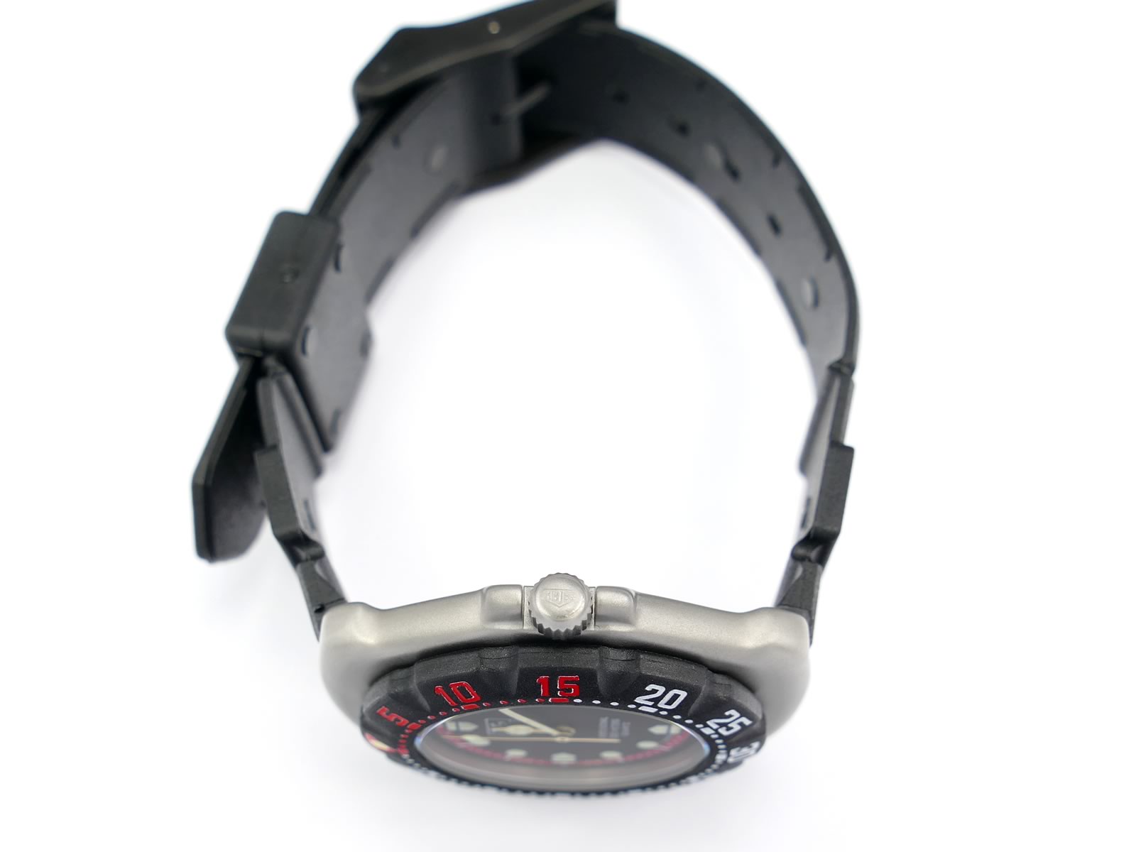 TAG Heuer Formula 1 374.513 stainless steel crown