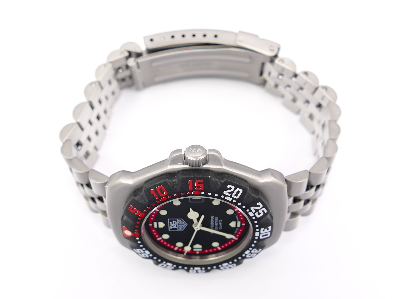 TAG Heuer Formula 1 WA1214 stainless steel crown