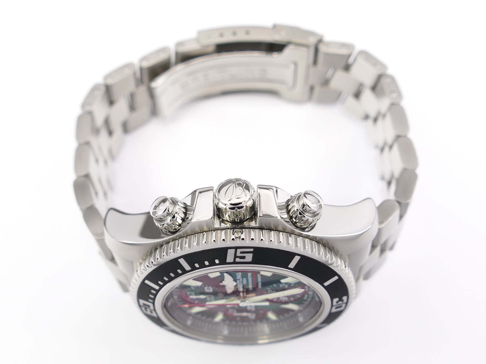 Breitling Superocean A13341 screw down crown and pushers