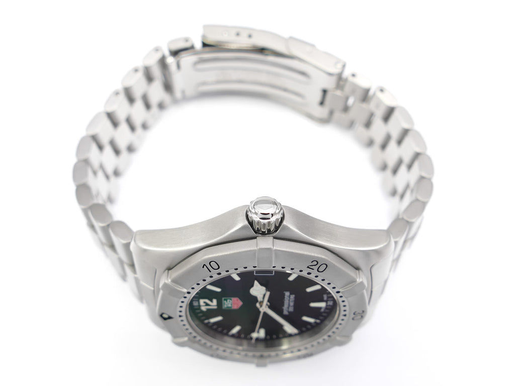 TAG Heuer 2000 WK1110-0 screw down crown