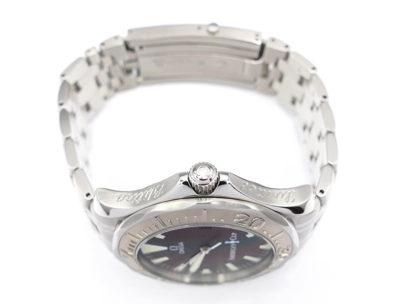 Omega Seamaster America's Cup 2833.50.91 screw down crown