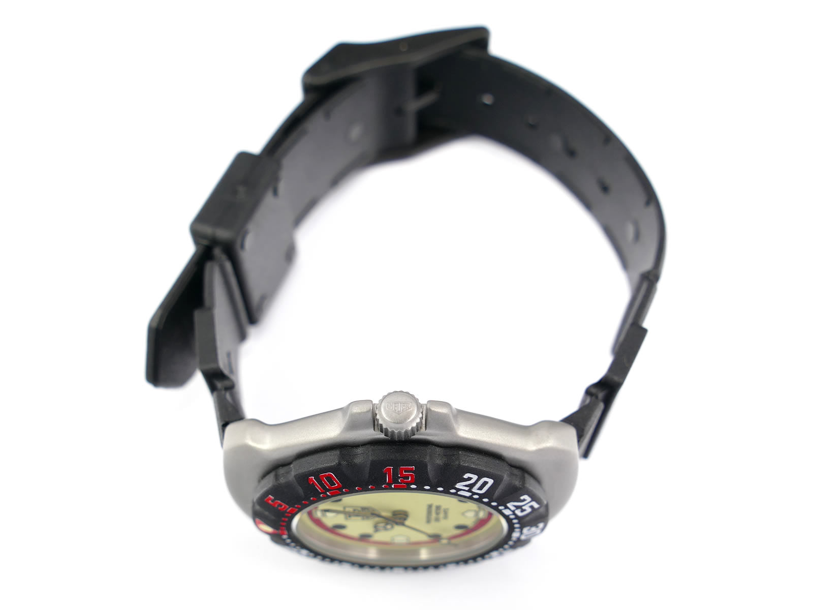 TAG Heuer Formula 1 WA1211 stainless steel crown