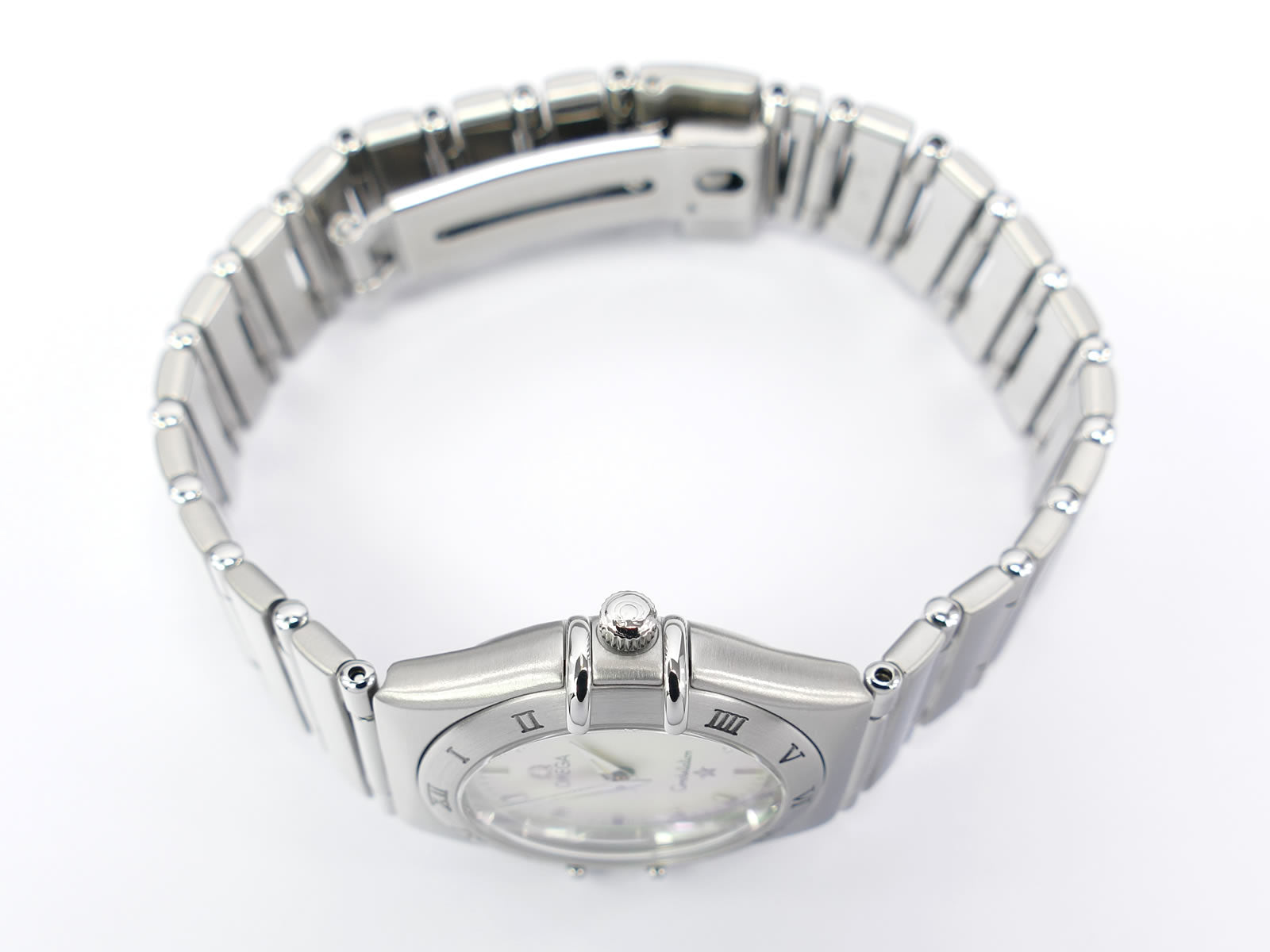 Omega Constellation 1572.30.00 stainless steel crown
