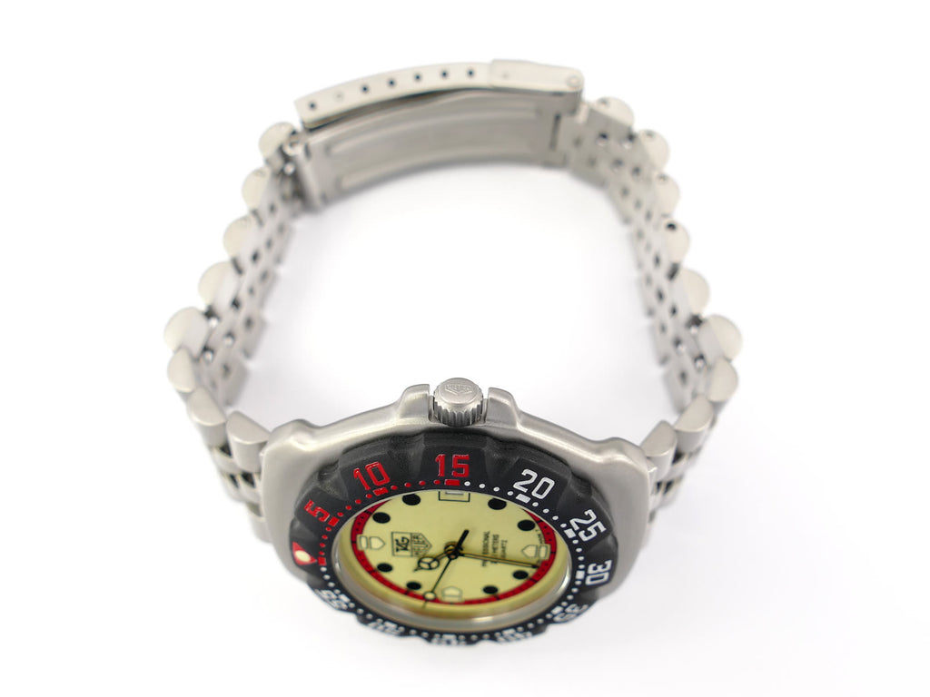 TAG Heuer Formula 1 WA1211 stainless steel crown