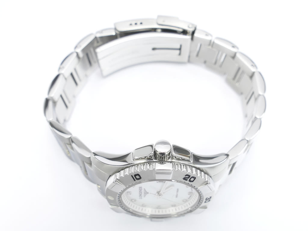Longines HydroConquest L3.247.4 screw down crown