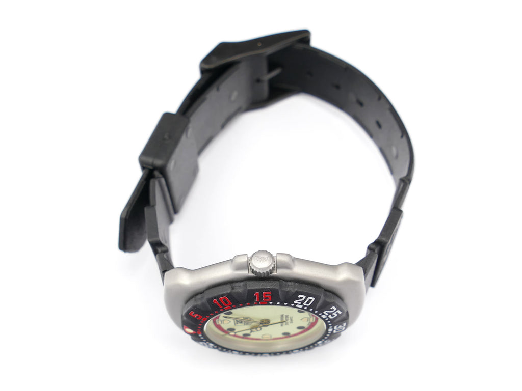 TAG Heuer Formula 1 371.513 stainless steel crown