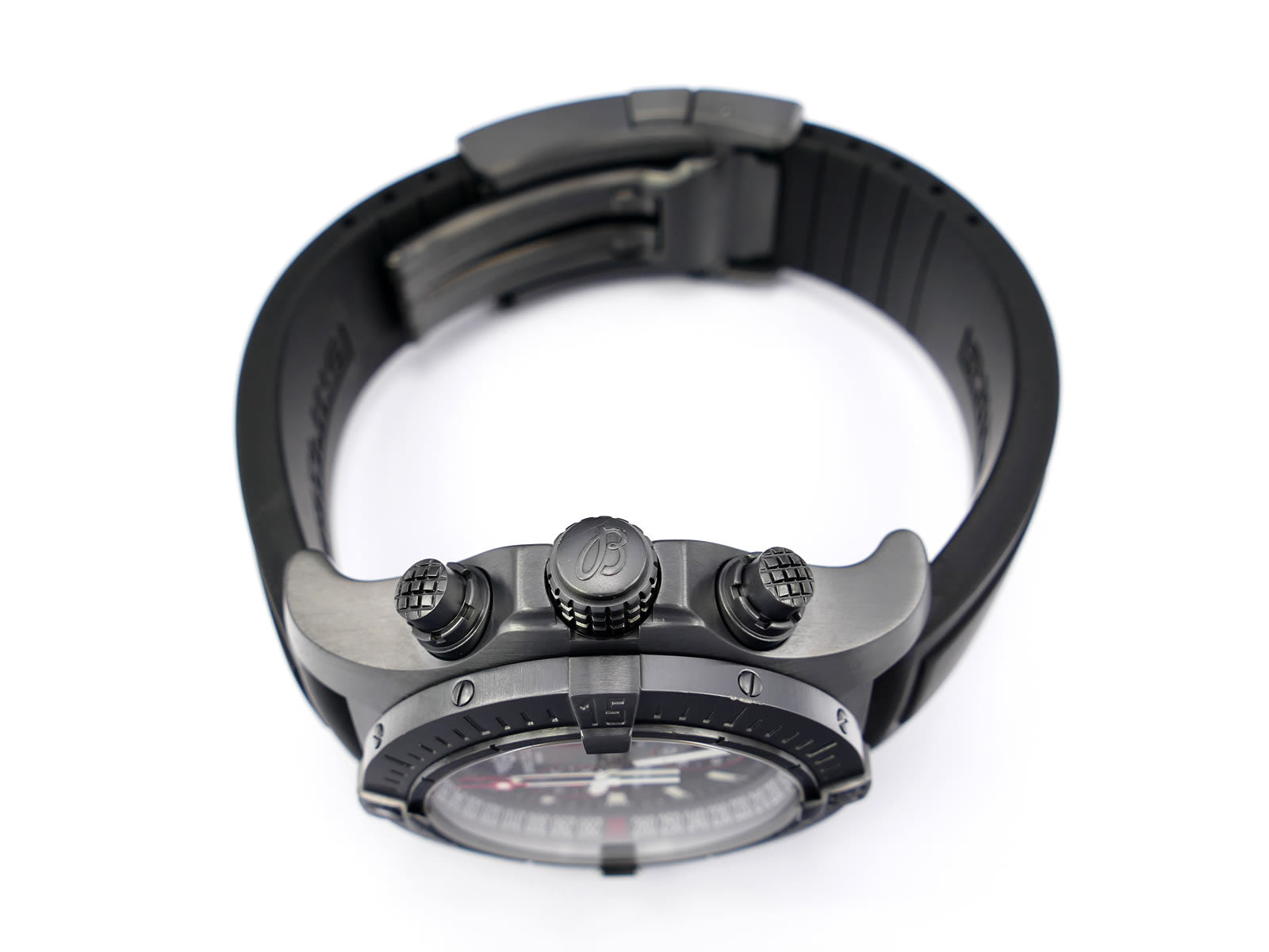 Breitling Avenger LM73390 black PVD steel screw down crown