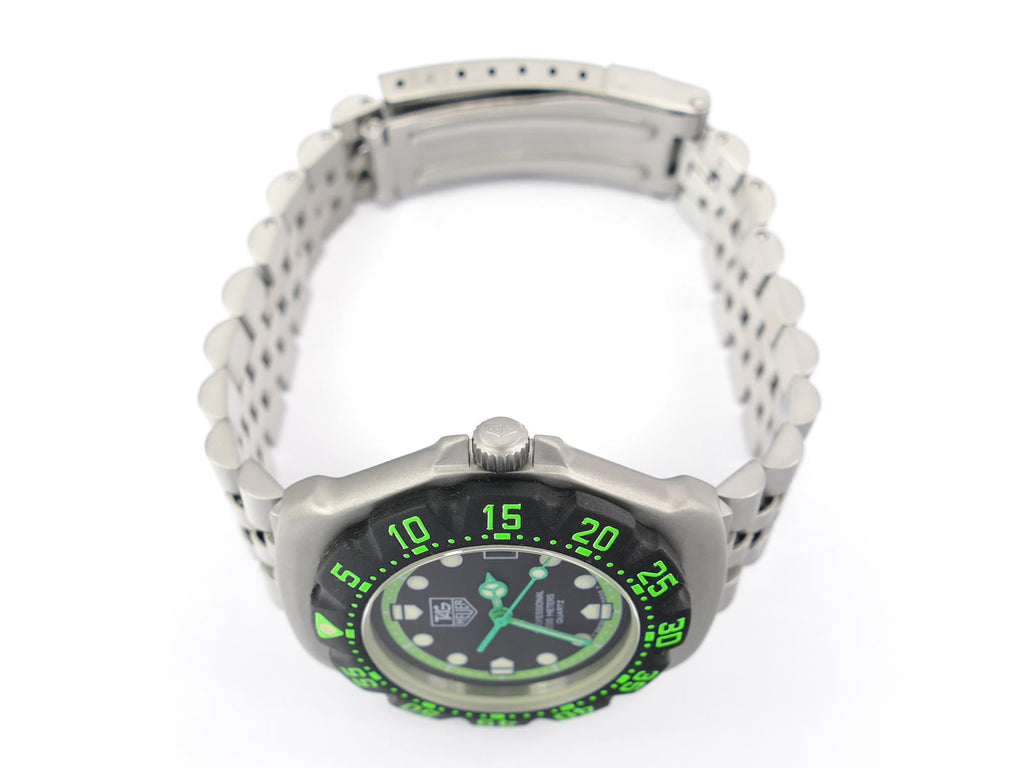 TAG Heuer Formula 1 375.513 stainless steel crown