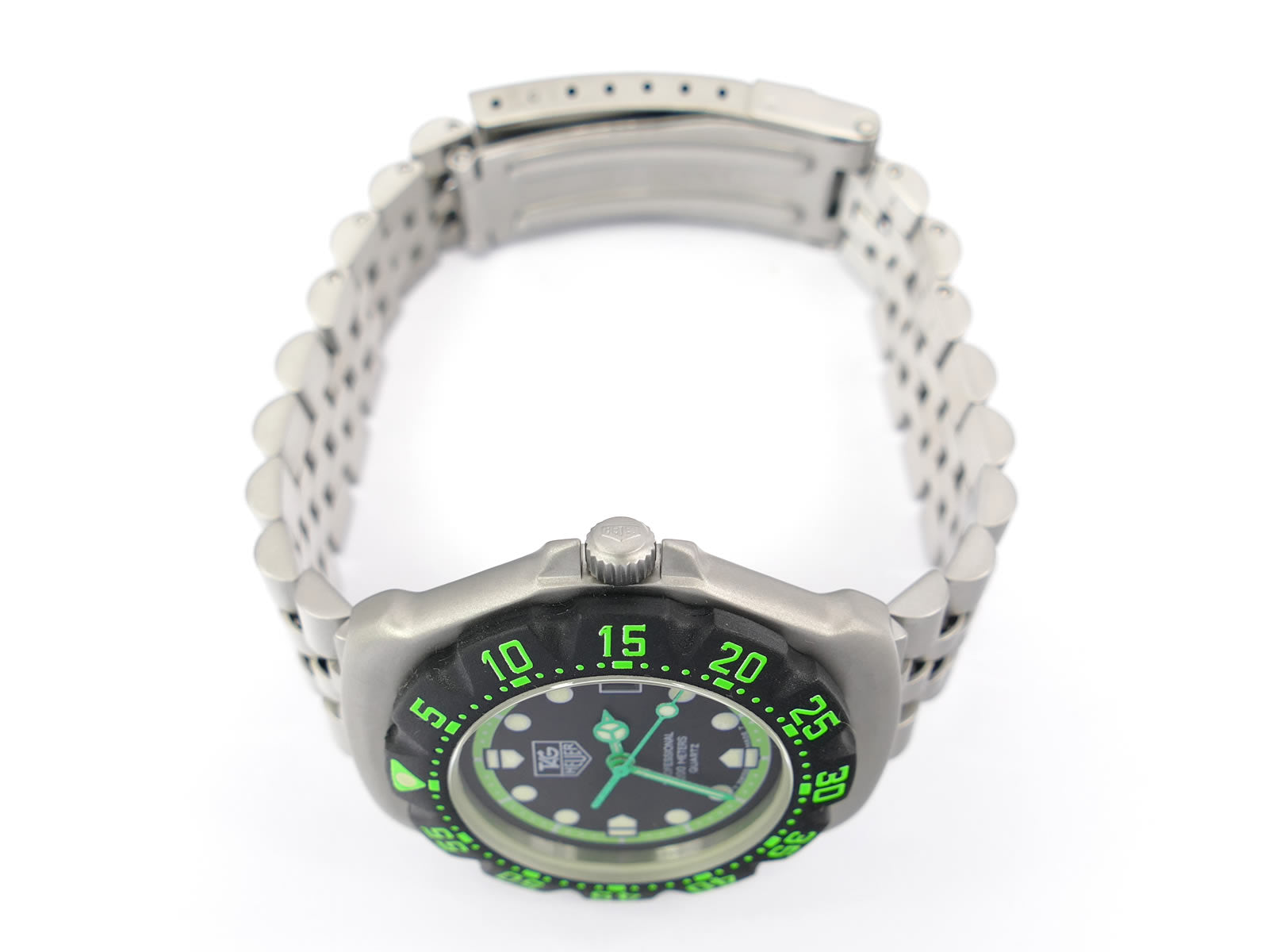 TAG Heuer Formula 1 375.513 stainless steel crown