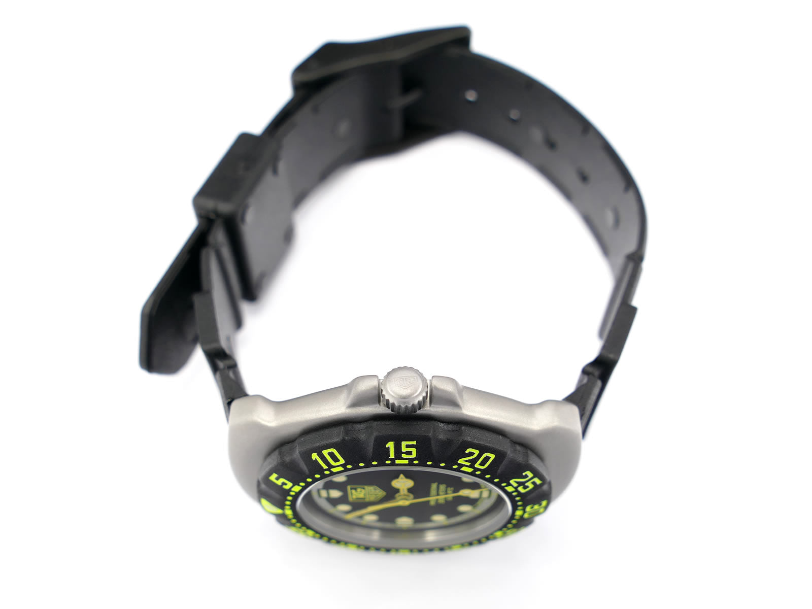 TAG Heuer Formula 1 WA1216 stainless steel crown