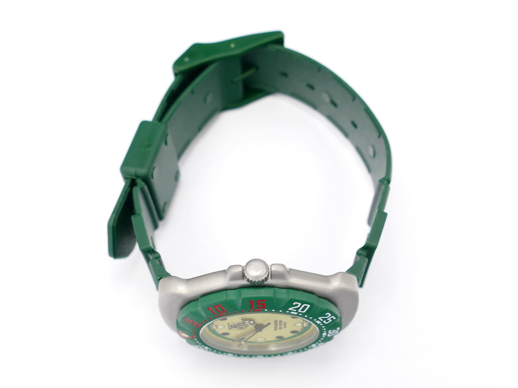TAG Heuer Formula 1 WA1212 stainless steel crown