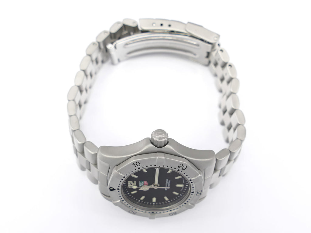 TAG Heuer 2000 WK1310 screw down stainless steel crown