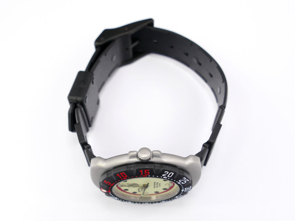 TAG Heuer Formula 1 Luminous 371.513 stainless steel crown