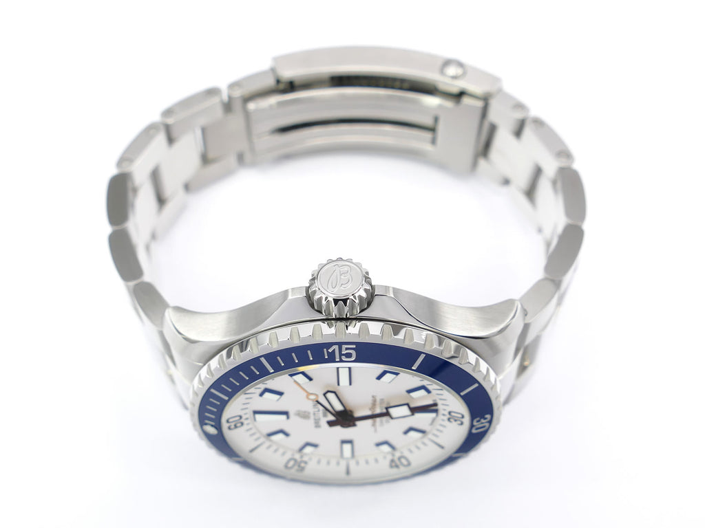 Breitling Superocean III 42 A17375 stainless steel screw down crown