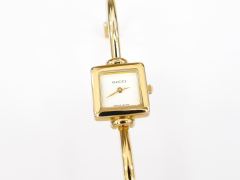 Gucci 1900L Square White Dial on 18k Gold Plated 17cm Bangle