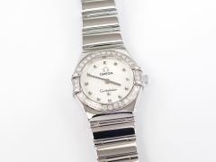 Omega Constellation 1465.71.00 White Mother of Pearl 30 Diamonds