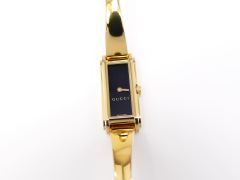 Gucci G-Line 109 Black Sunburst Dial 18k Gold Plated Bangle